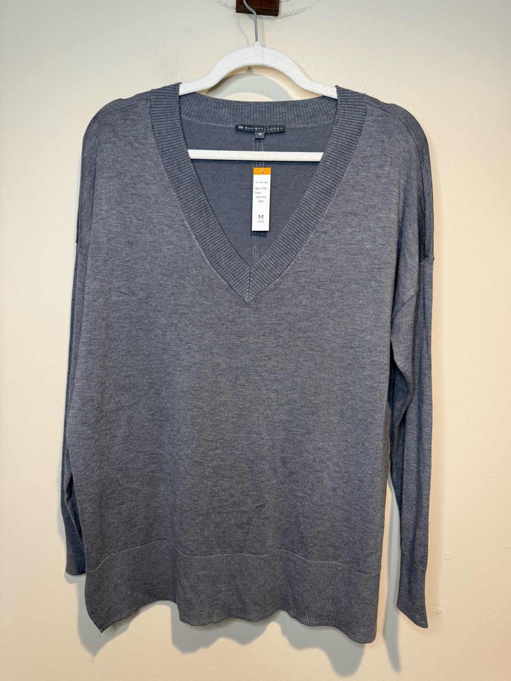 Elliott Lauren V-neck sweater top heather grey size medium